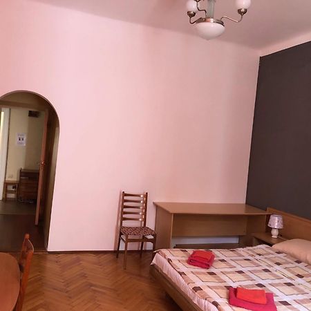Apartment On Svobody Avenue Lviv Kültér fotó