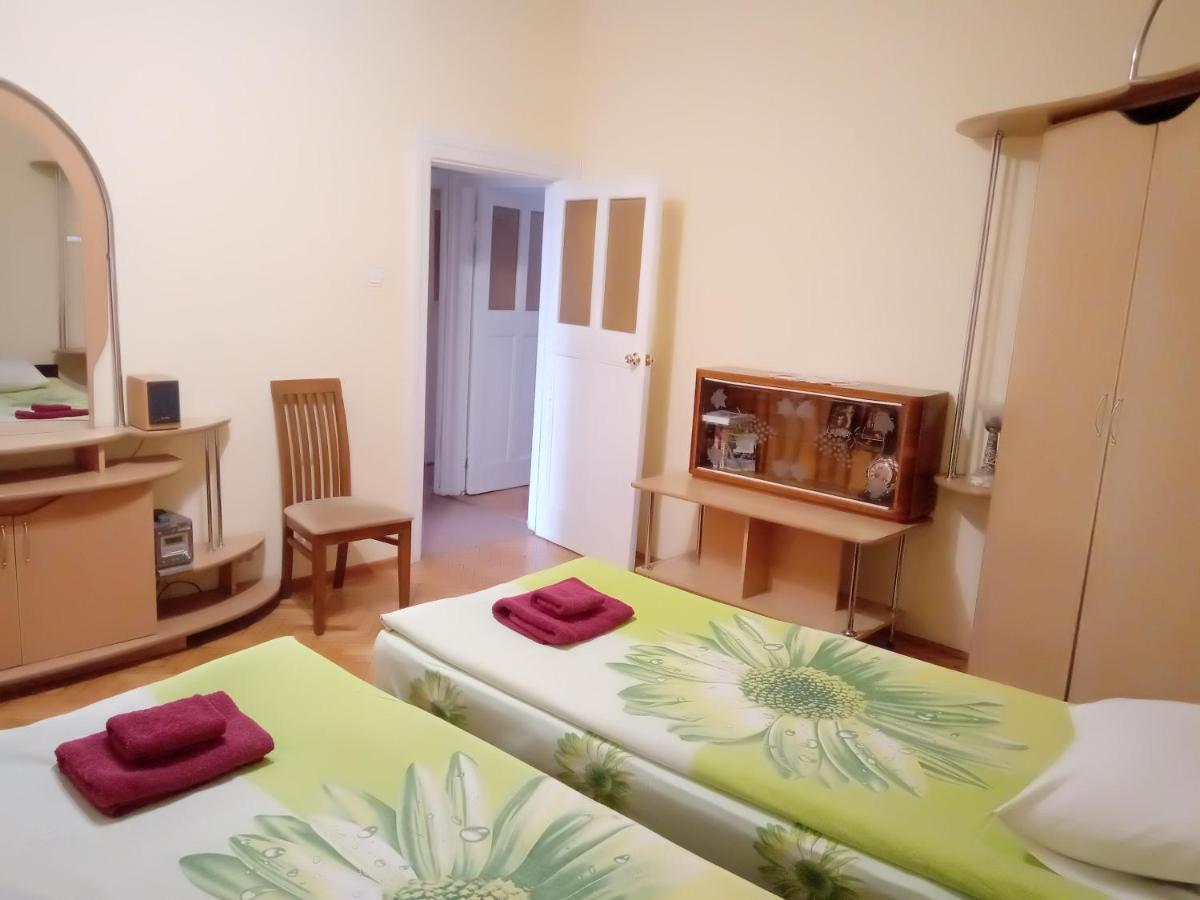 Apartment On Svobody Avenue Lviv Kültér fotó