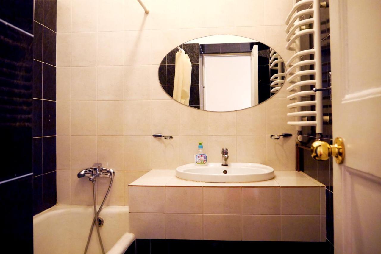 Apartment On Svobody Avenue Lviv Kültér fotó